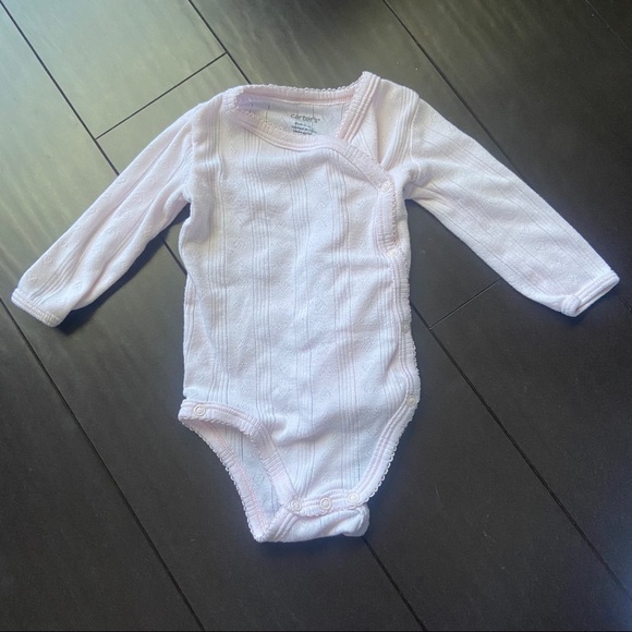 Carter’s baby girl 3 count heart onesies & striped leggings bundle size 6M - Picture 5 of 13